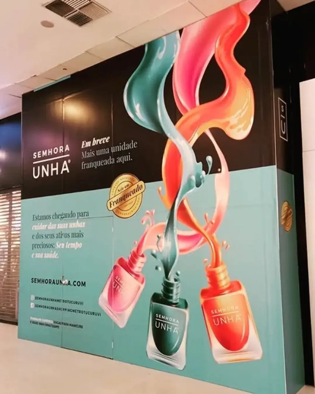 Tapume SEMHORA Unha