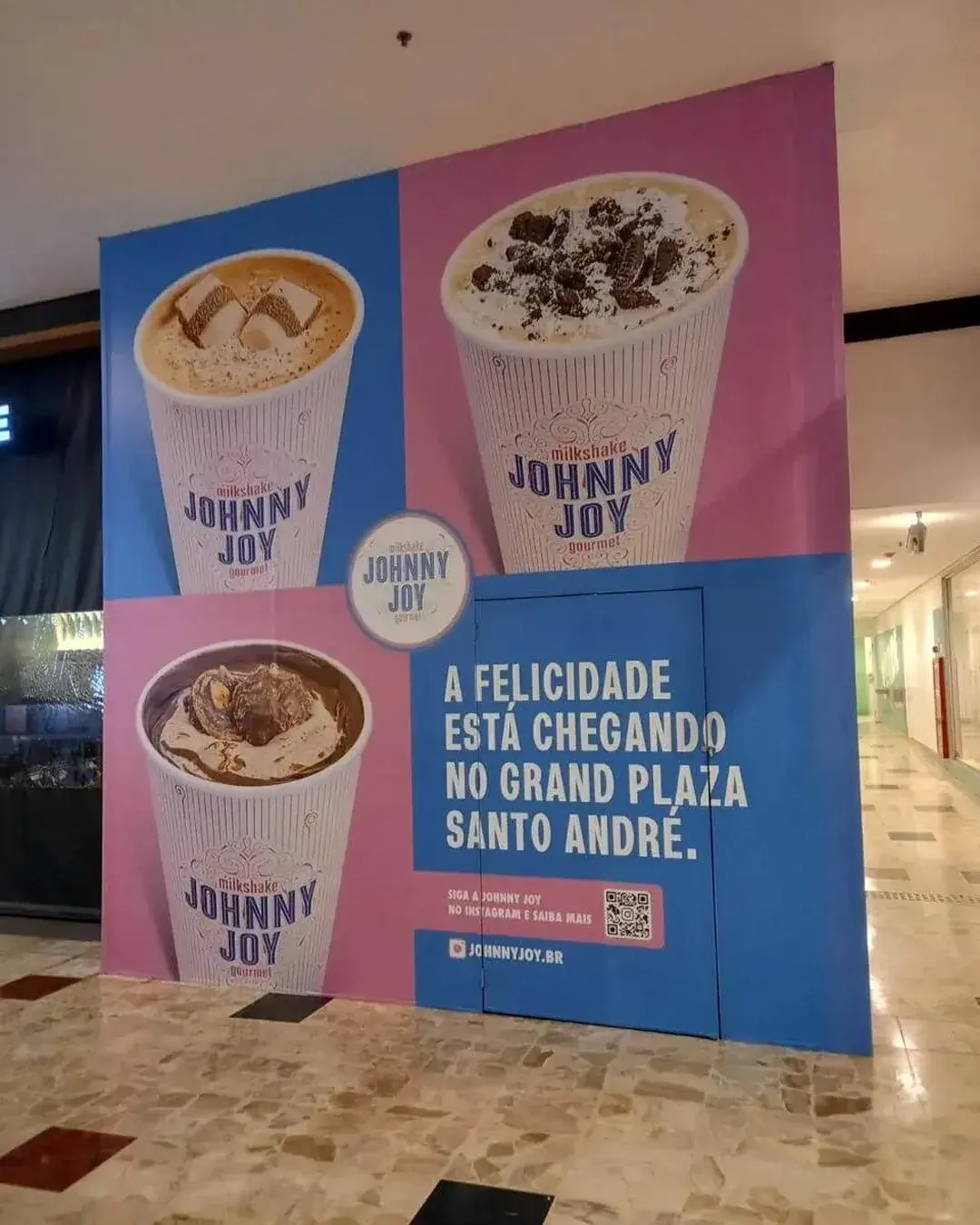 Tapume Johnny Joy